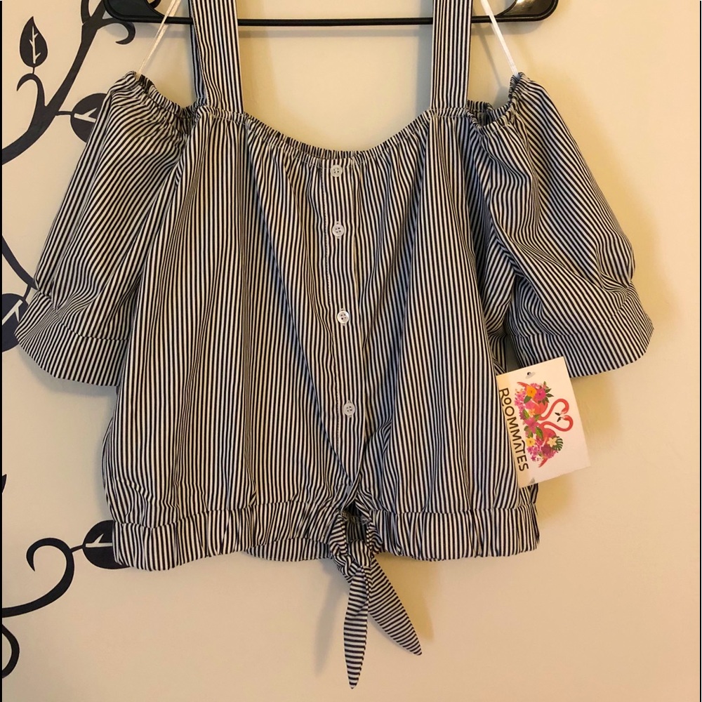BLK/WHT s junior top XL short sleeve